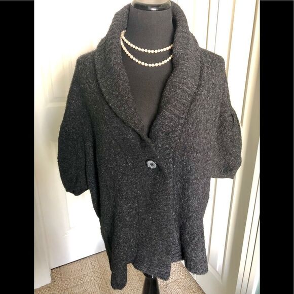 Beautiful cardigan by BCBG Maxazria in M/L - Picture 1 of 3